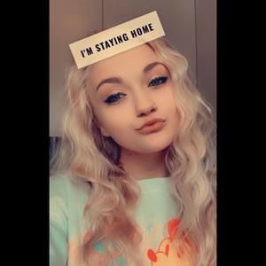 Meet your Posher, Courtney